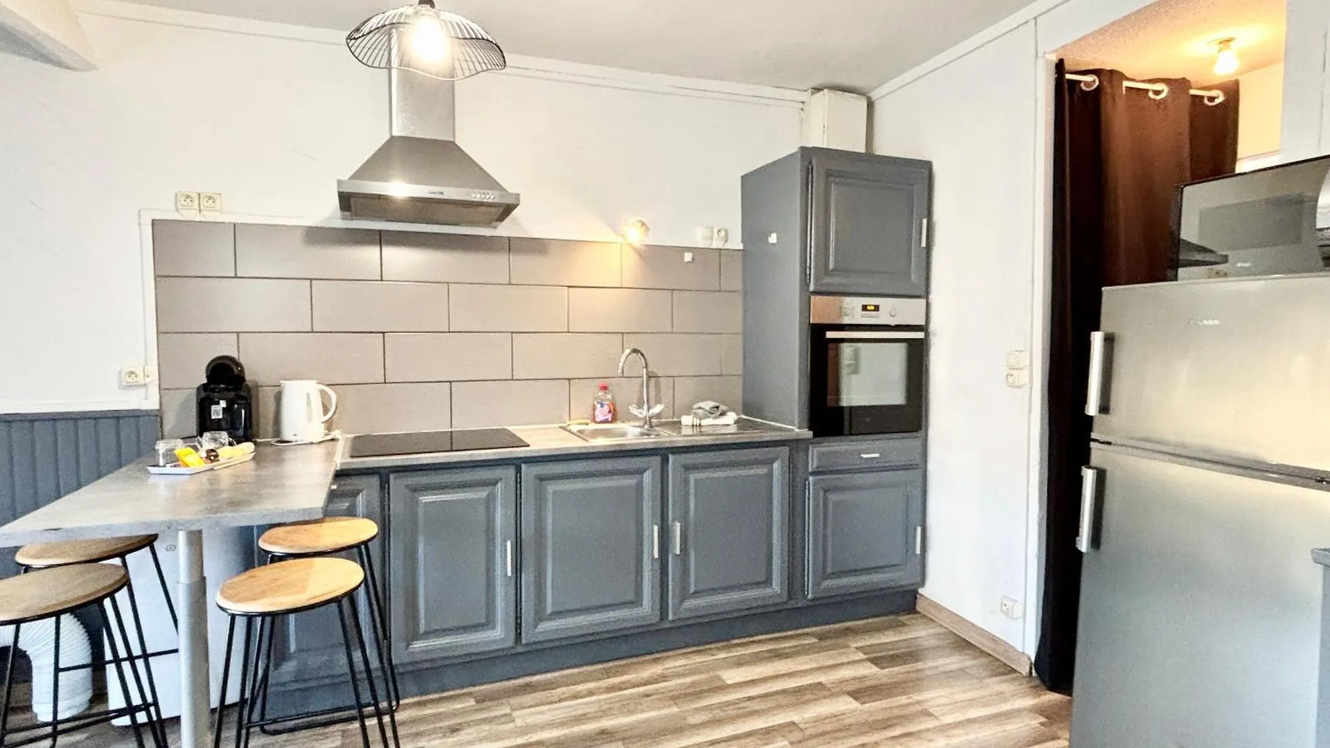 Apartment Charmant & Spacieux , Proche Centre Valence  France